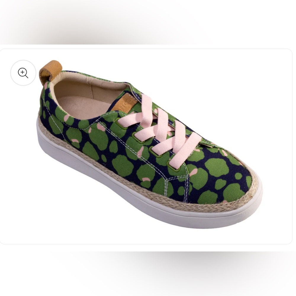 Stylish Women's Sneakers with Pink and Green Design